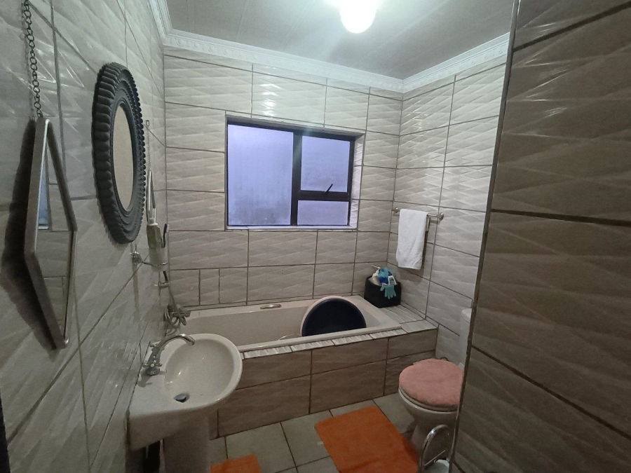 4 Bedroom Property for Sale in Vista Park Free State